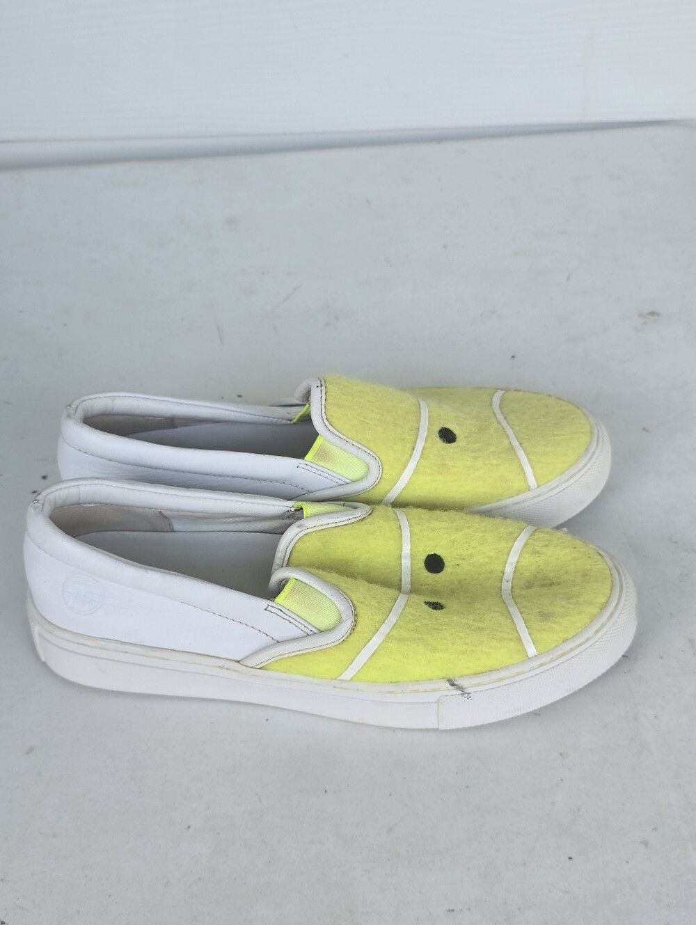 Tory Sport Yellow Tennis Ball Slip On Sneakers Loafers White Leather Sz 6.5M - Picture 5 of 15